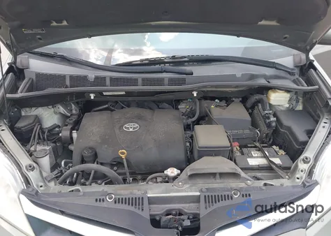 2018 Toyota Sienna Le 8 Passenger из США, поврежденный, VIN 5TDKZ3DC0JS906393